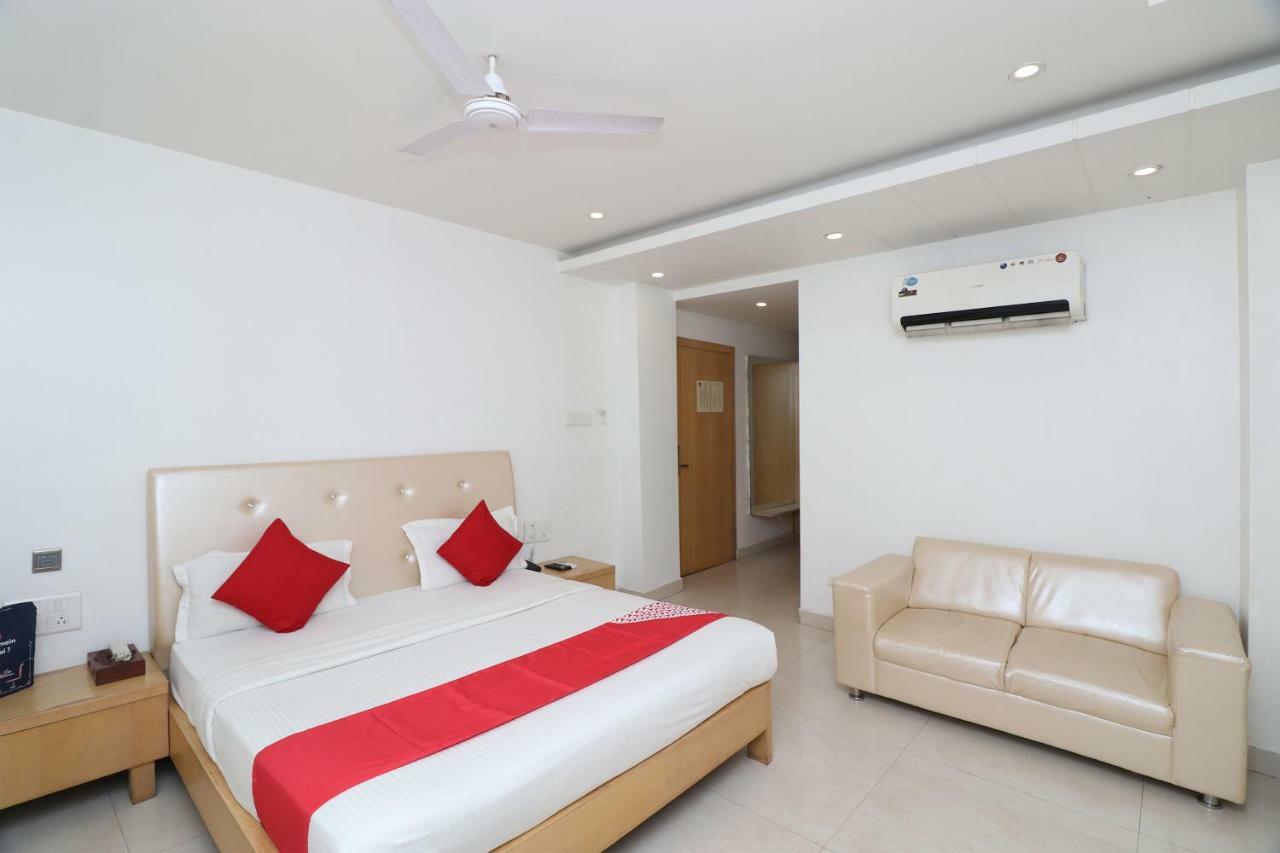 Oyo 5843 Hotel Yash Inn Mirzapur Exterior photo